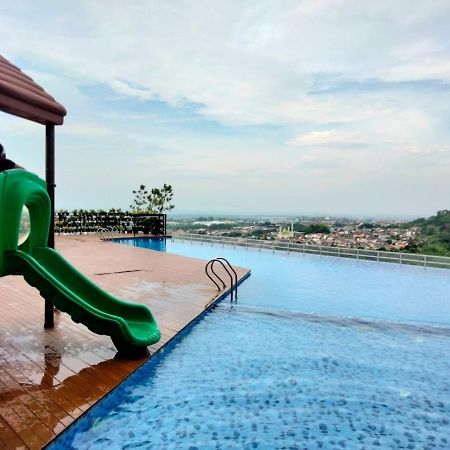 Amartha View Apartement Tambakaji Exterior photo